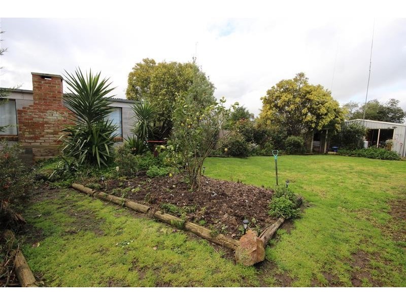 15 Edward Street, Cobden VIC 3266