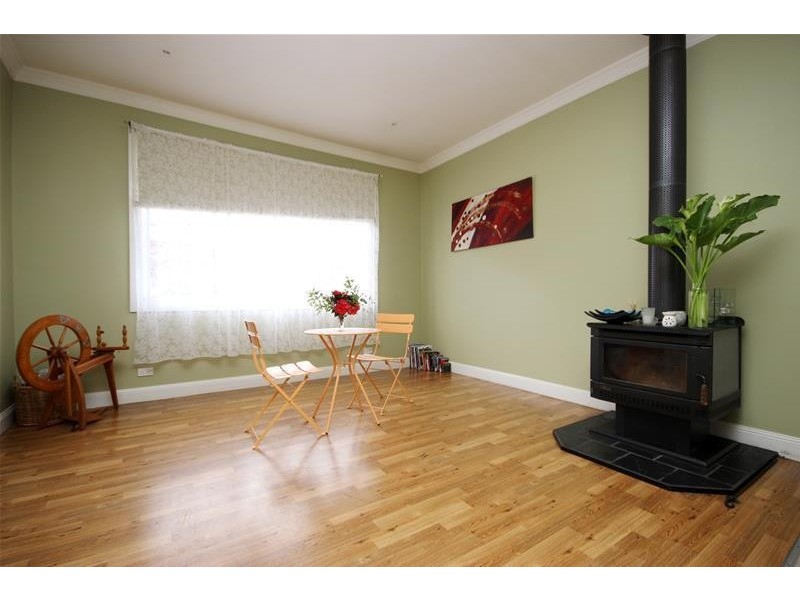 17 Estcourt Street, Terang VIC 3264