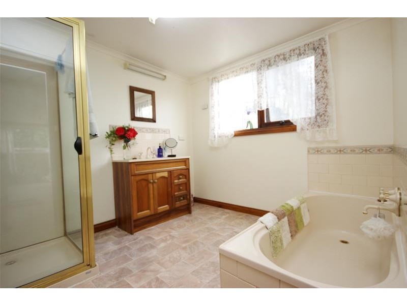 17 Estcourt Street, Terang VIC 3264