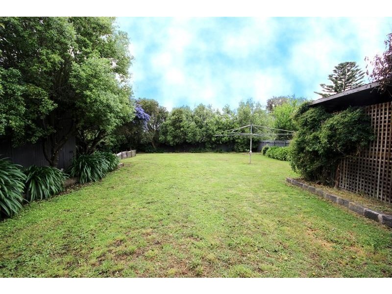 17 Estcourt Street, Terang VIC 3264