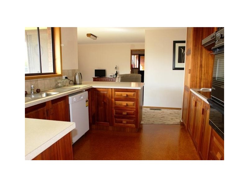 8 Impala Avenue, Warrnambool VIC 3280