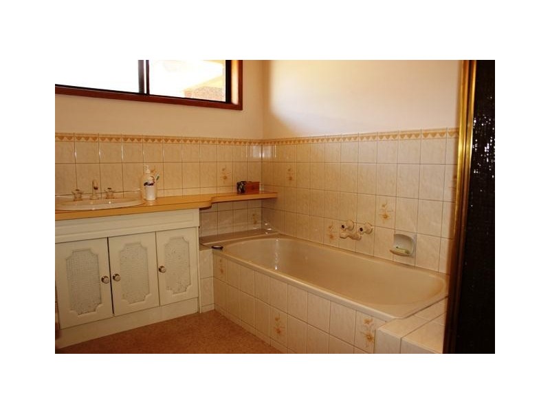 8 Impala Avenue, Warrnambool VIC 3280