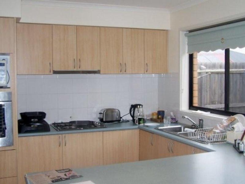 1/10 Golden Spring Court, Warrnambool VIC 3280