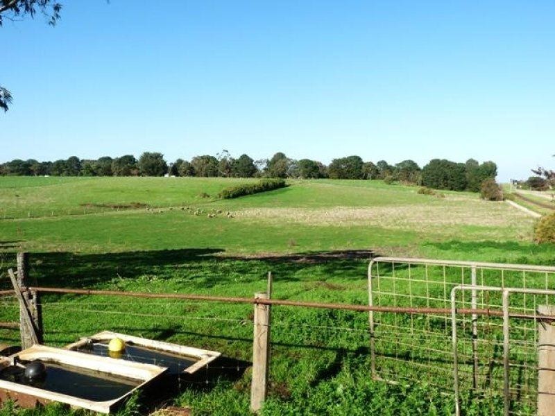 2 Waggs Lane, Mortlake VIC 3272