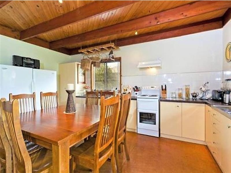 41 Mackinnons Bridge Road, Noorat VIC 3265