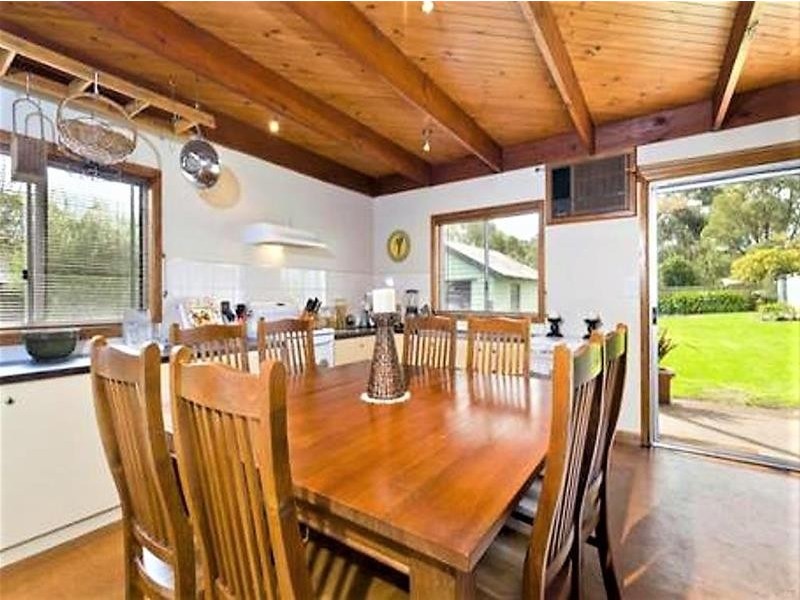 41 Mackinnons Bridge Road, Noorat VIC 3265