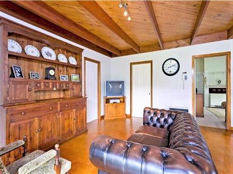 41 Mackinnons Bridge Road, Noorat VIC 3265