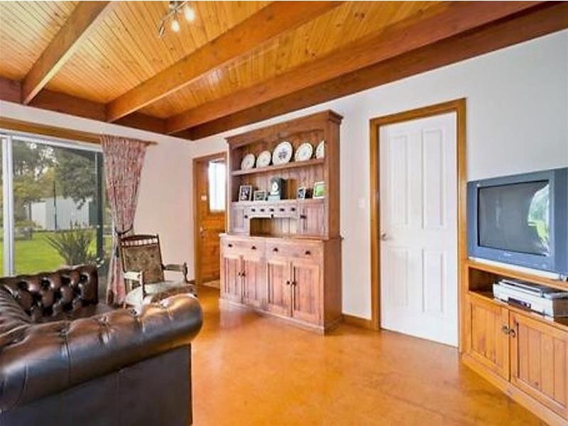 41 Mackinnons Bridge Road, Noorat VIC 3265