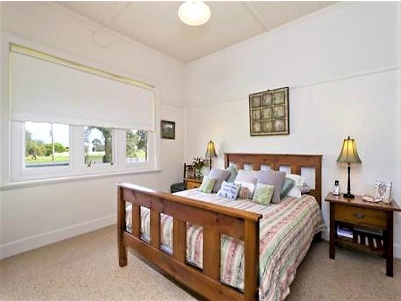 41 Mackinnons Bridge Road, Noorat VIC 3265