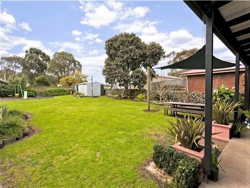 41 Mackinnons Bridge Road, Noorat VIC 3265