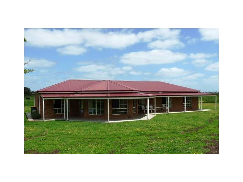 57 MacKinnons Bridge Road, Noorat VIC 3265