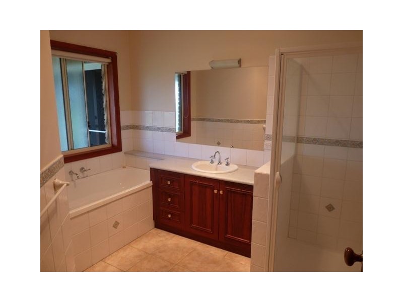 57 MacKinnons Bridge Road, Noorat VIC 3265