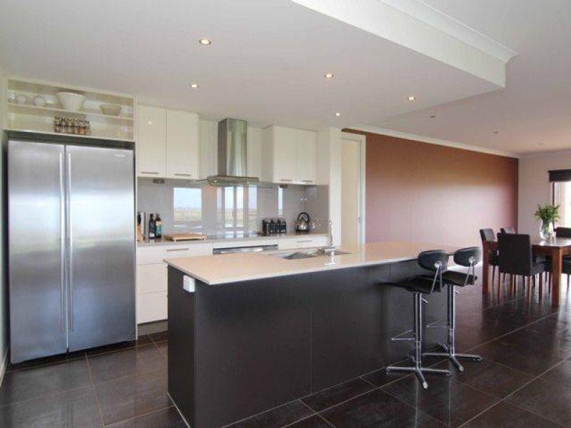 298 Southern Cross Road, Illowa VIC 3282