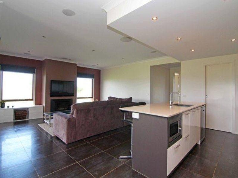 298 Southern Cross Road, Illowa VIC 3282