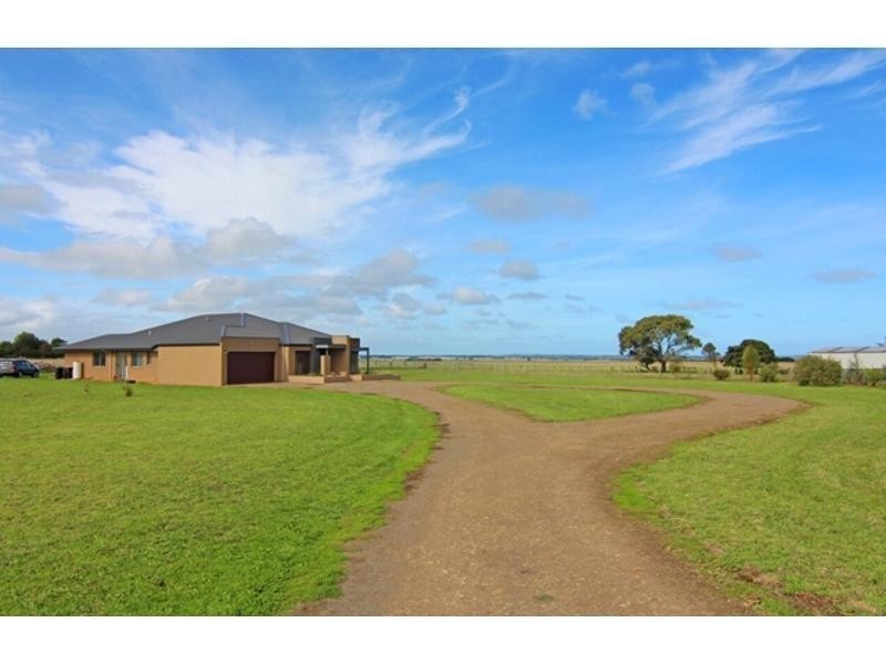 298 Southern Cross Road, Illowa VIC 3282