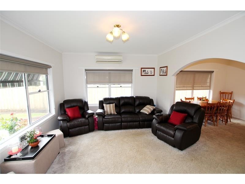 17 Ziegler Parade, Allansford VIC 3277