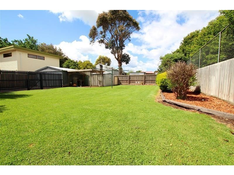 17 Ziegler Parade, Allansford VIC 3277