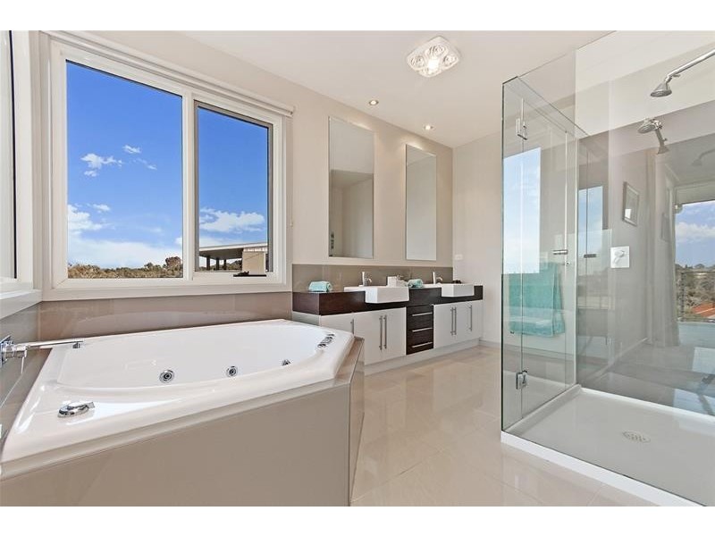 8 Laguna Court, Portland VIC 3305