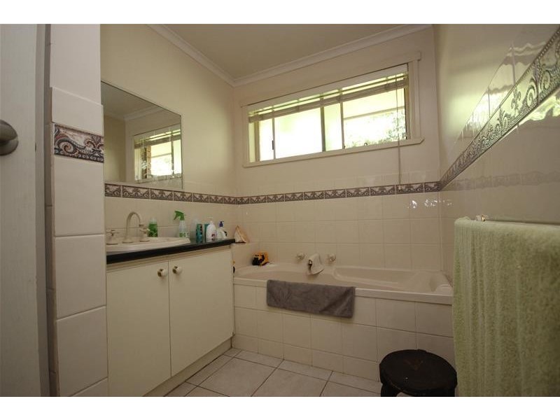 6 Hayley Drive, Warrnambool VIC 3280