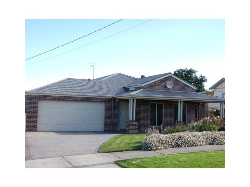 13 Smith Street, Cobden VIC 3266