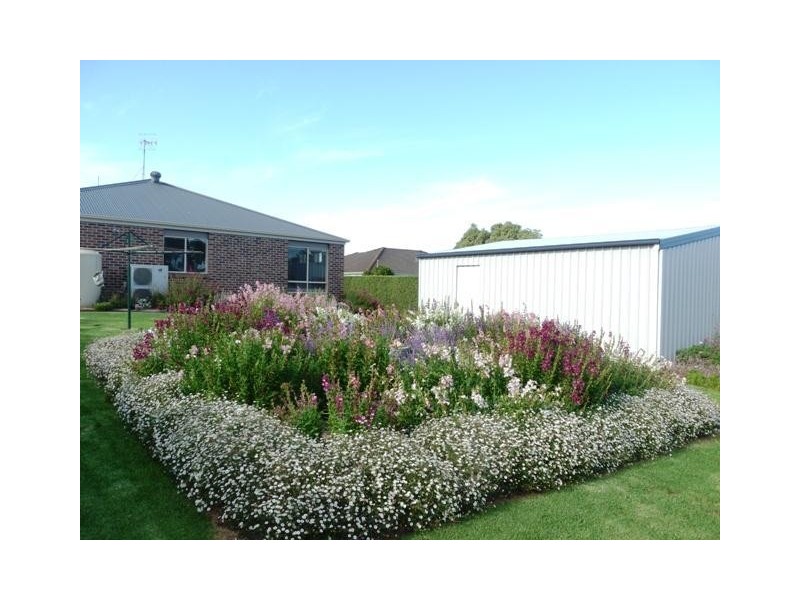 13 Smith Street, Cobden VIC 3266