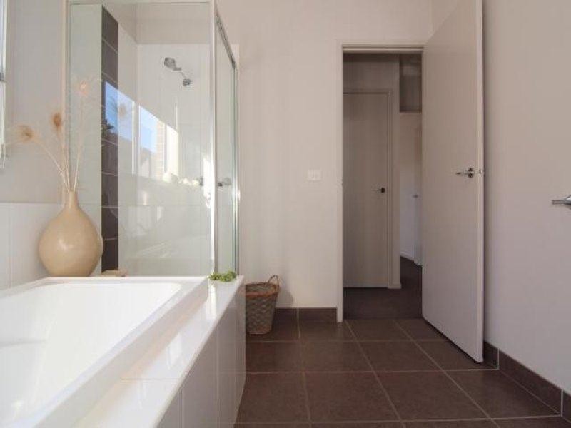 11 Huntingfield Drive, Warrnambool VIC 3280