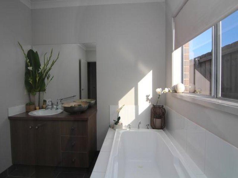 11 Huntingfield Drive, Warrnambool VIC 3280