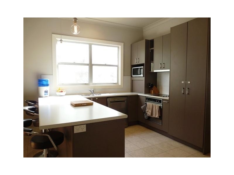 82 Watton Street, Penshurst VIC 3289