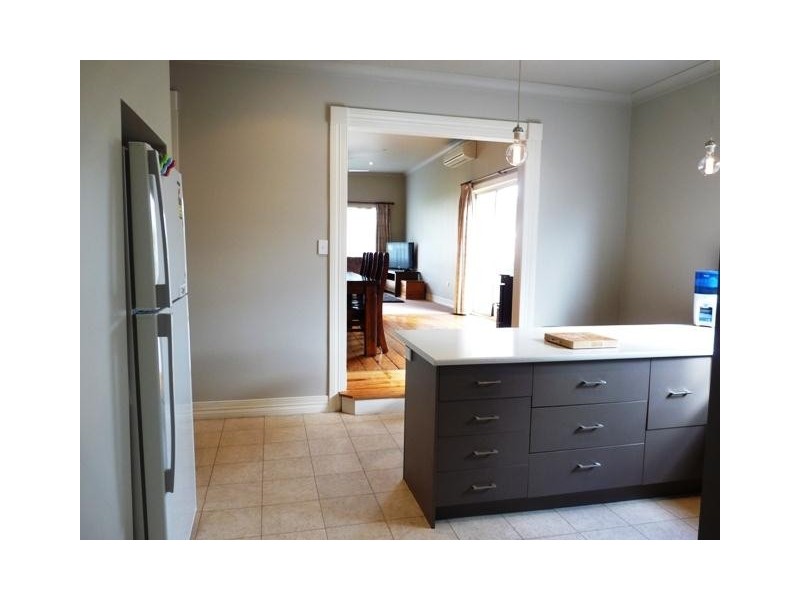 82 Watton Street, Penshurst VIC 3289