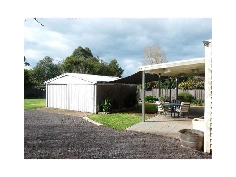 82 Watton Street, Penshurst VIC 3289