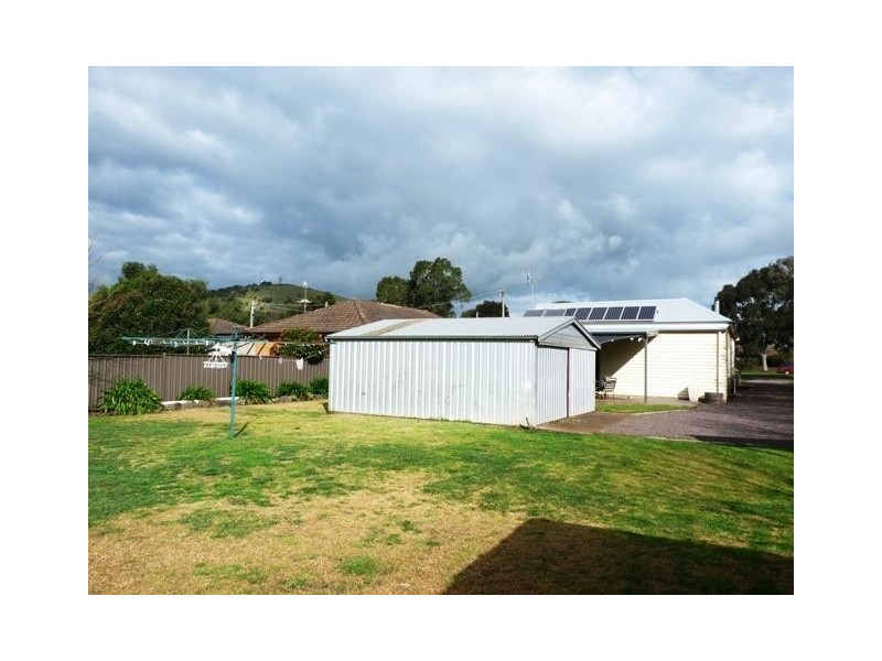 82 Watton Street, Penshurst VIC 3289