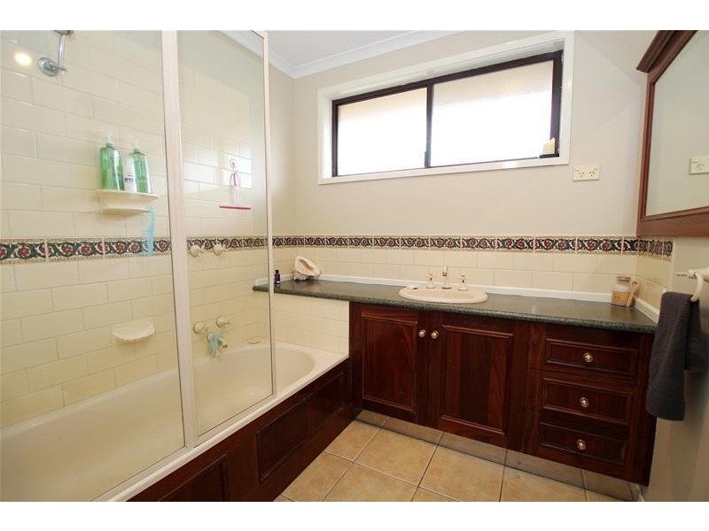 14 Nayler Crescent, Warrnambool VIC 3280