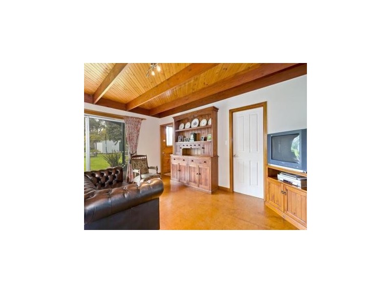 41 Mackinnons Bridge Road, Noorat VIC 3265