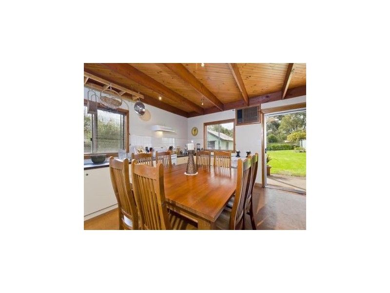 41 Mackinnons Bridge Road, Noorat VIC 3265