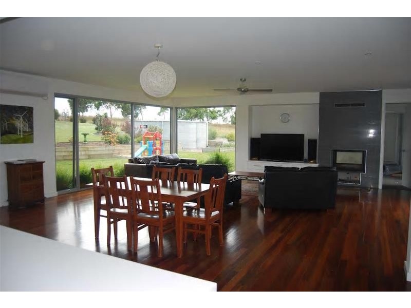 5 Cilmery Crescent, Woodford VIC 3281