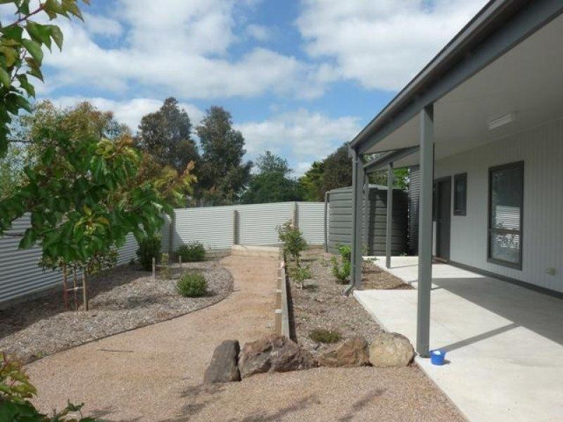 4 Mount Road, Mortlake VIC 3272