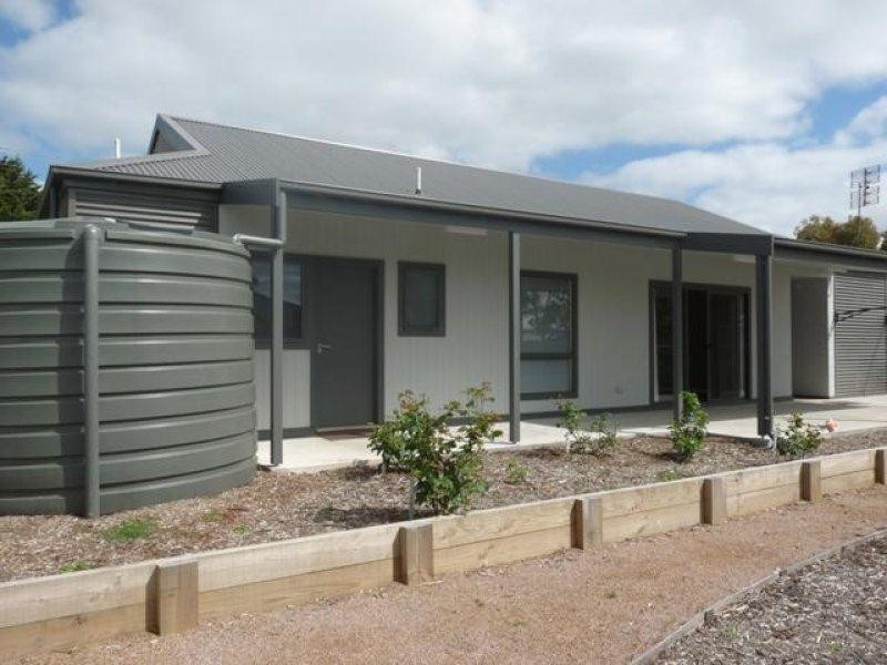 4 Mount Road, Mortlake VIC 3272