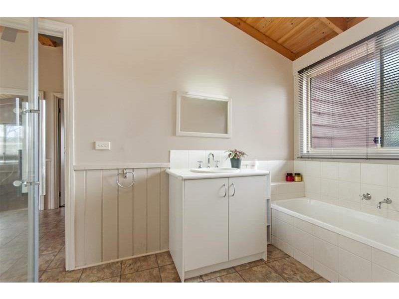 8 Duffy Street, Winslow VIC 3281