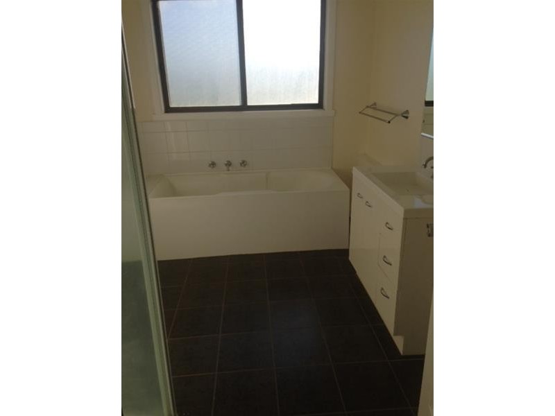 360 Mackinnons Bridge Road, Noorat East VIC 3265