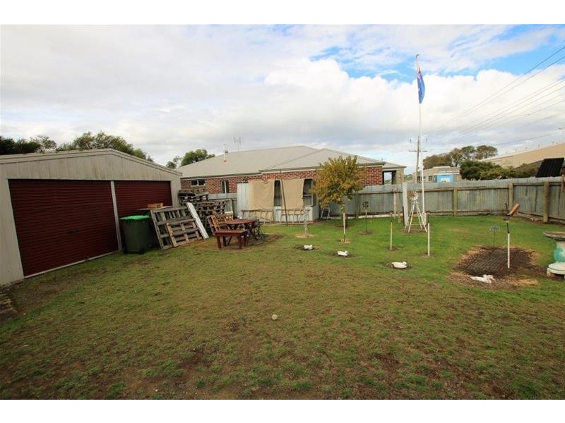 11 McKinnon Street, Terang VIC 3264