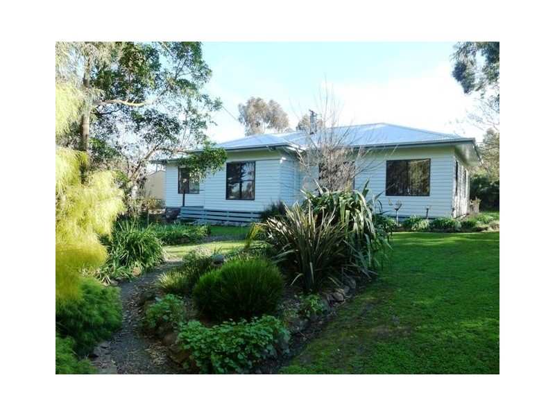 9 Roger Street, Hexham VIC 3273