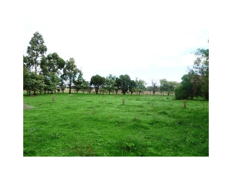 3 Hood Avenue, Mortlake VIC 3272