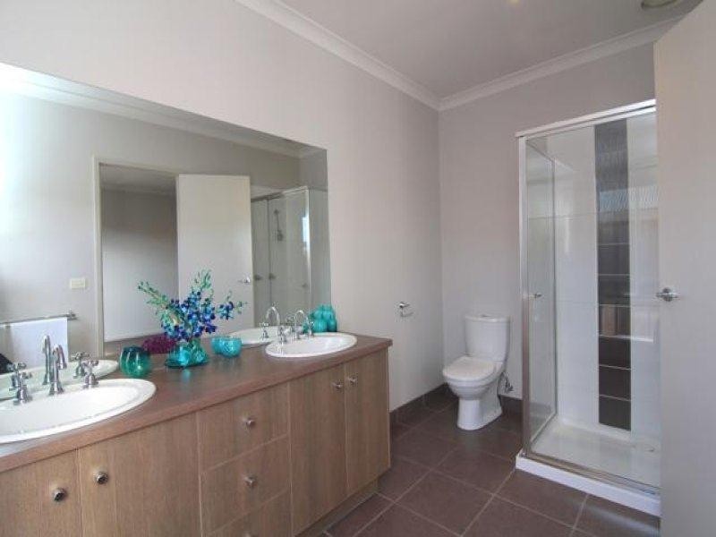 11 Huntingfield Drive, Warrnambool VIC 3280