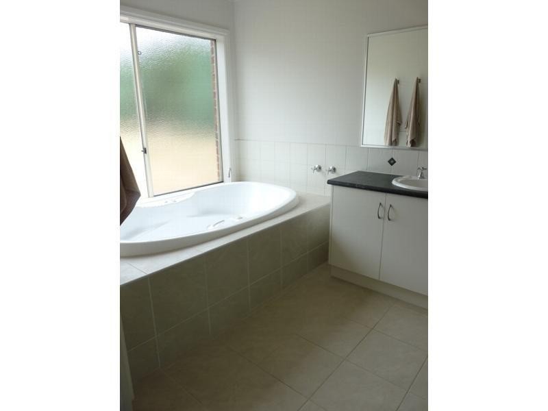 15 Clarke Street, Allansford VIC 3277