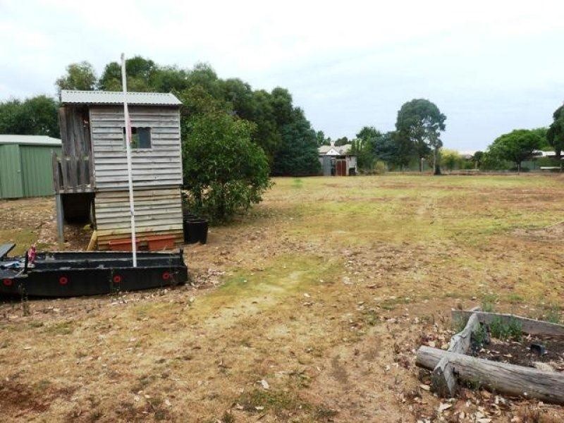 15 Clarke Street, Allansford VIC 3277