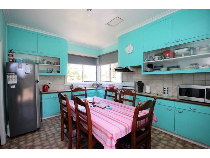 80 Darlington  Road, Mortlake VIC 3272