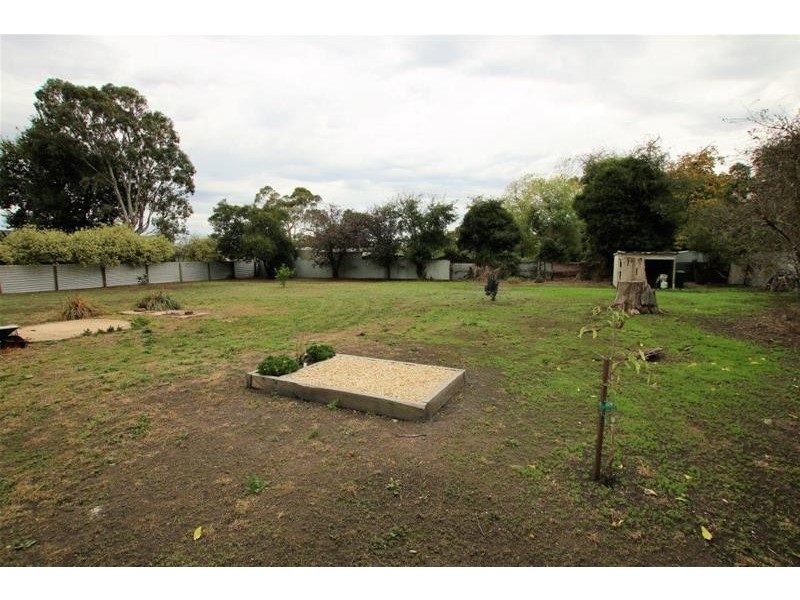 80 Darlington  Road, Mortlake VIC 3272