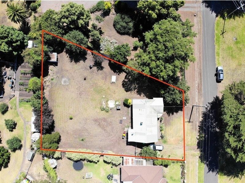 80 Darlington  Road, Mortlake VIC 3272