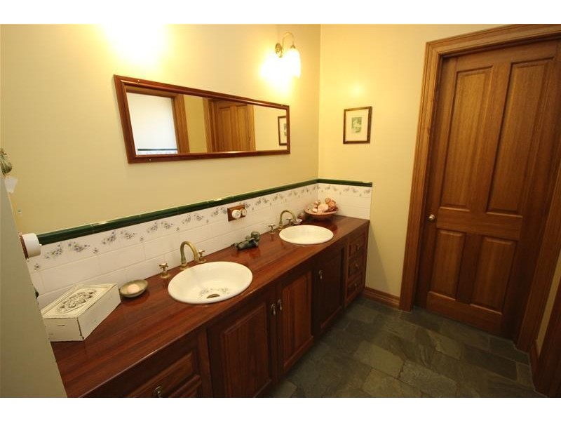 1 Kagoola Avenue, Warrnambool VIC 3280