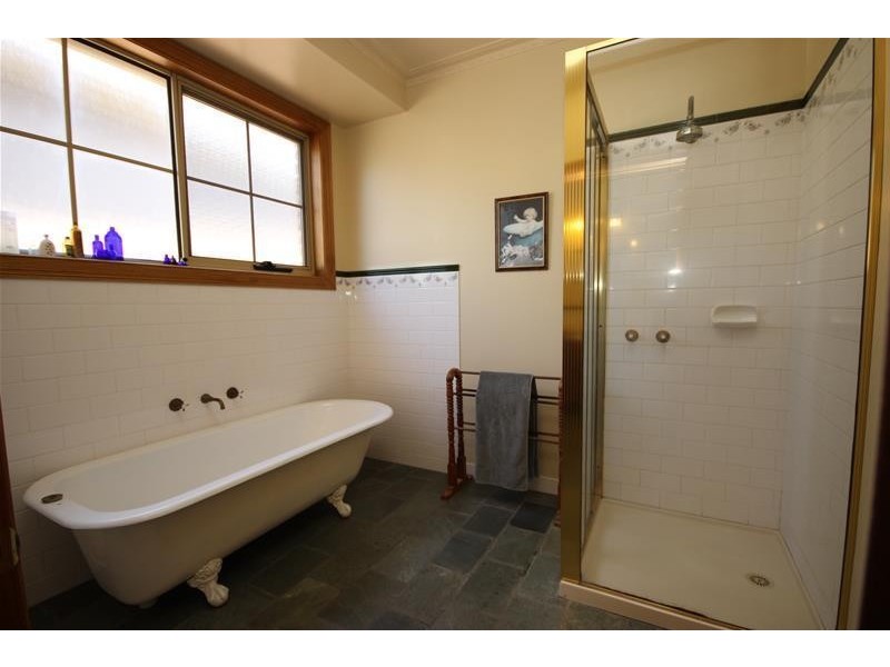 1 Kagoola Avenue, Warrnambool VIC 3280